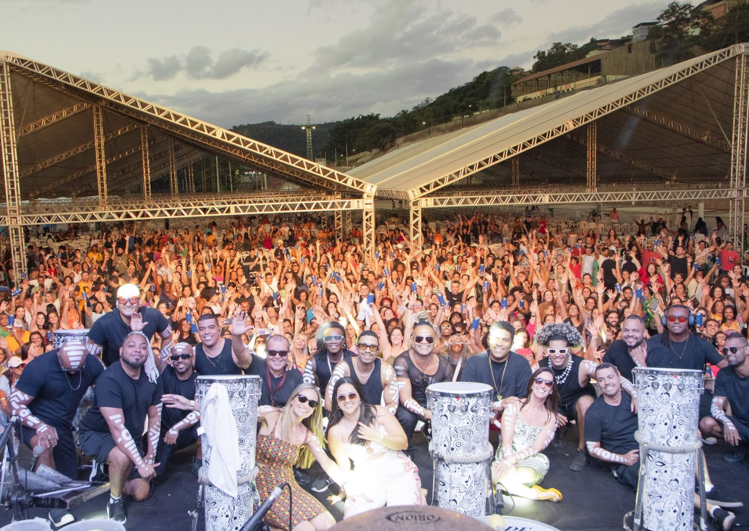 Servidores de Itabirito comemoram Dia do Trabalho com show do Timbalada, promovido pela prefeitura