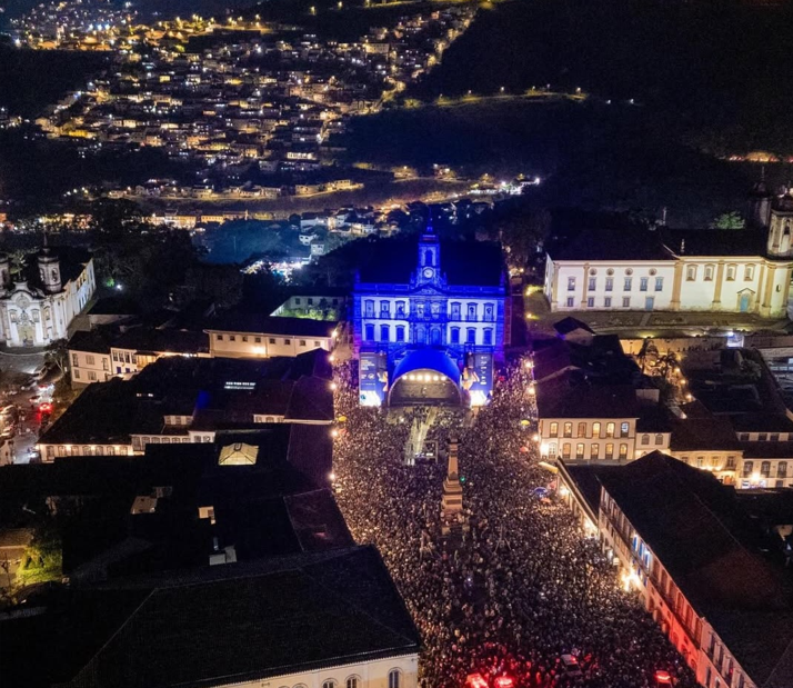 Uma noite para ficar na história: Alceu Valença e Orquestra Ouro Preto realizam concerto musical para milhares de pessoas no Centro Histórico de Ouro Preto