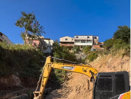Após 30 anos de espera, começam obras de intervenção na Rua Perimetral Sucupira, no bairro Rosário