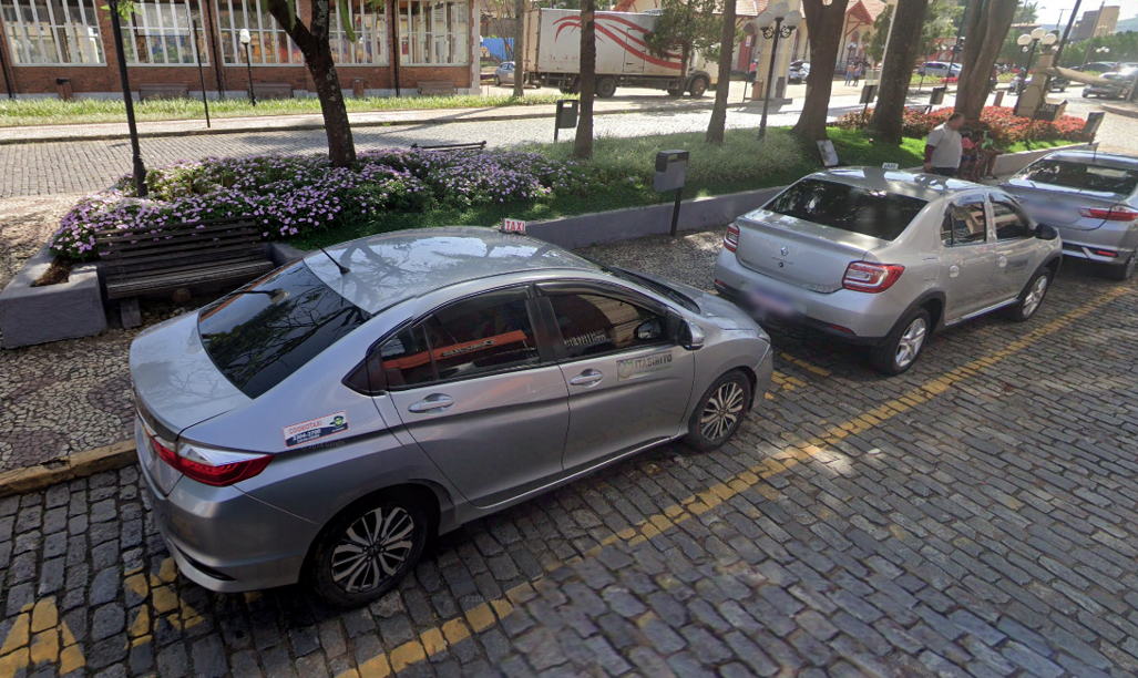 Novas regras para táxis em Itabirito: atualização na lei flexibiliza condições dos veículos e atende demandas da classe