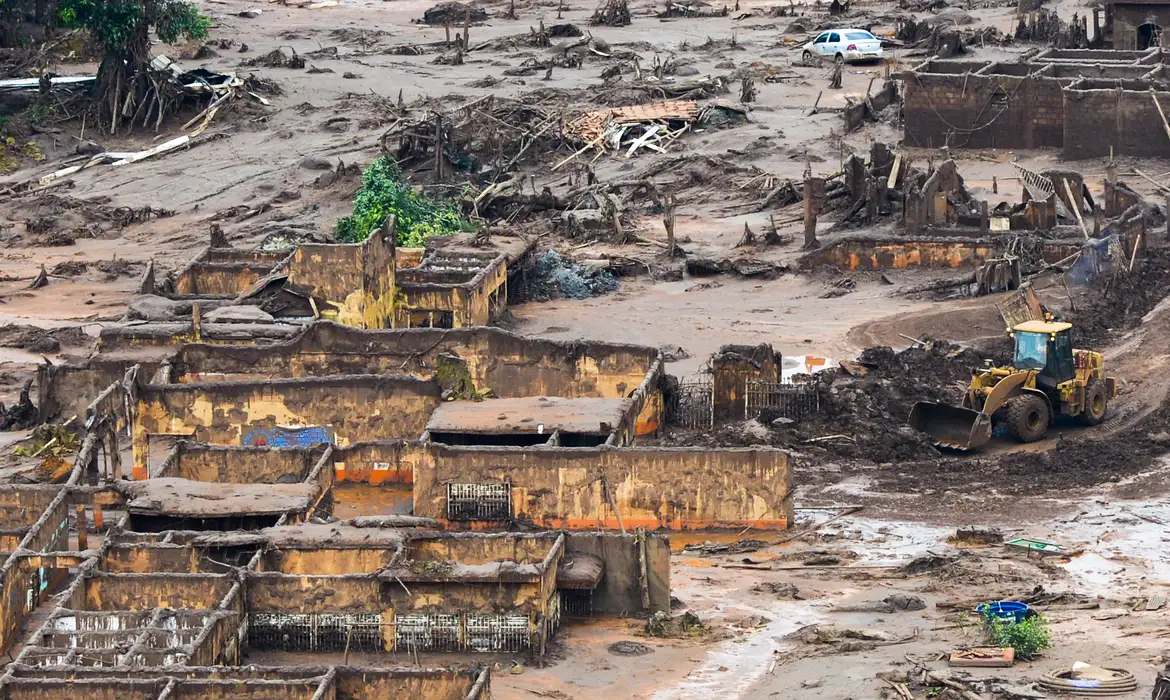 Justiça suspende cláusulas abusivas em contratos de vítimas do desastre de Mariana com escritórios de advocacia