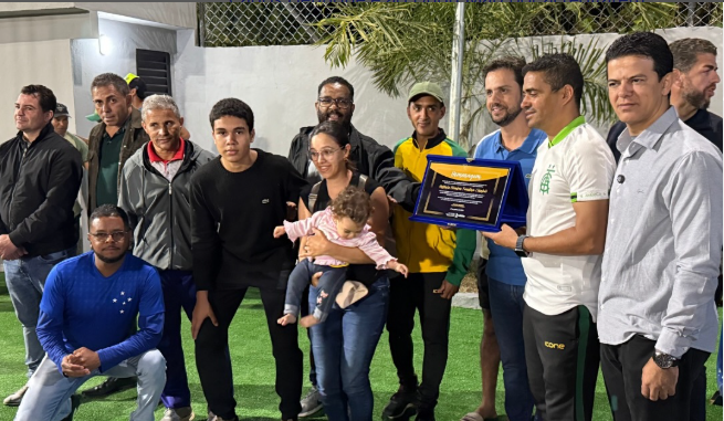 Complexo esportivo é entregue em Cachoeira do Brumado