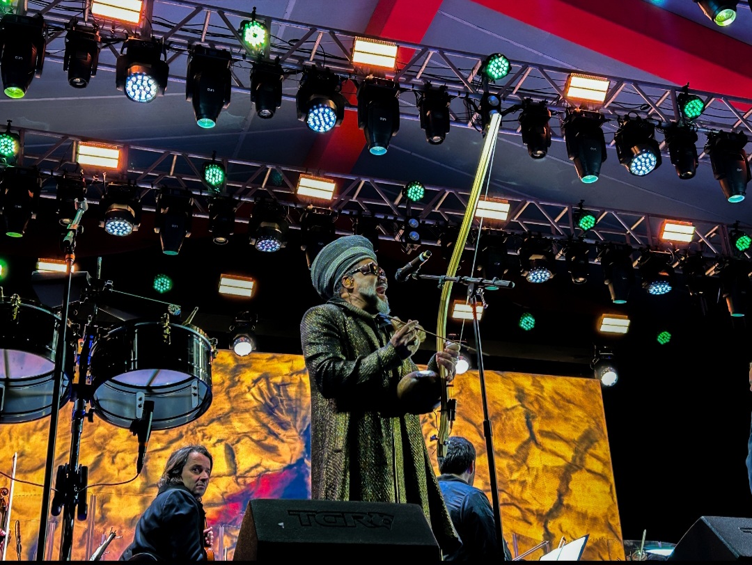Ouro Preto celebra sua cultura e arte com concerto da Orquestra Ouro Preto e Carlinhos Brown, e show da Turma do Pagode