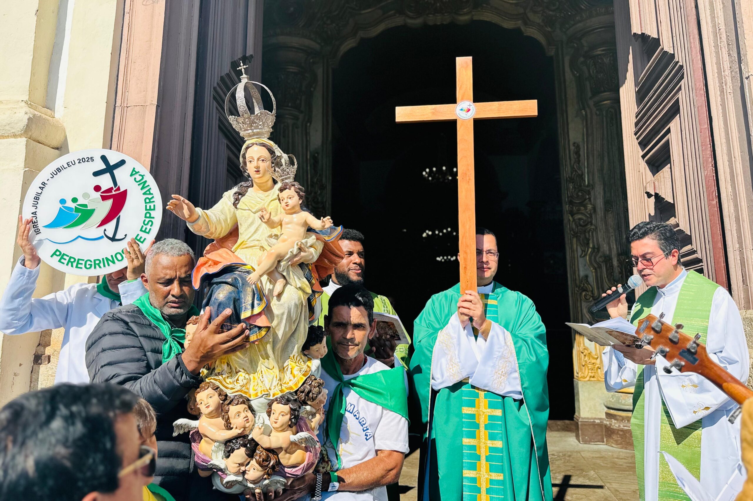Paróquia de Cachoeira do Campo realiza peregrinação à Catedral da Sé em comemoração aos seus 315 anos