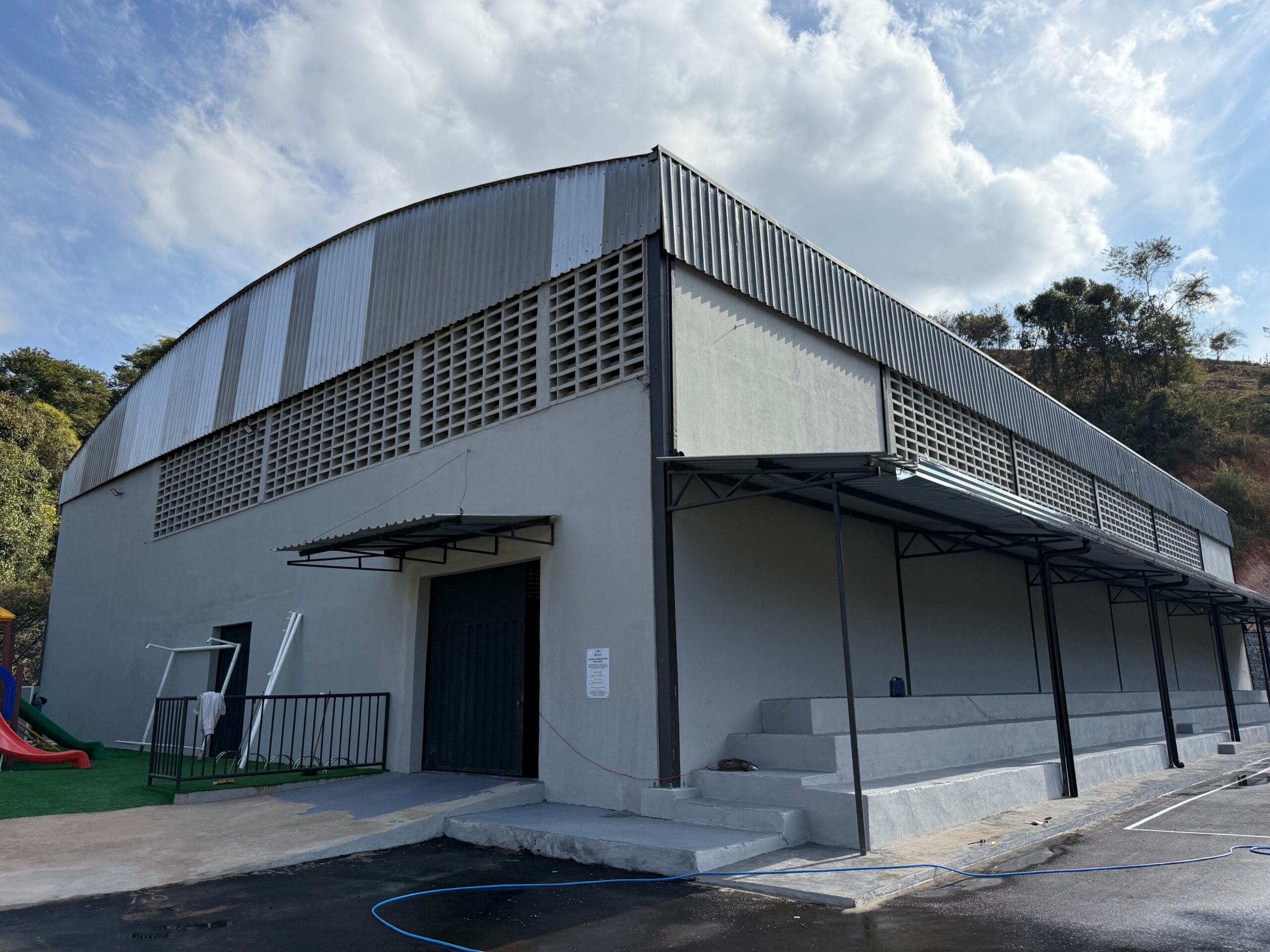 Cachoeira do Brumado recebe novo complexo esportivo