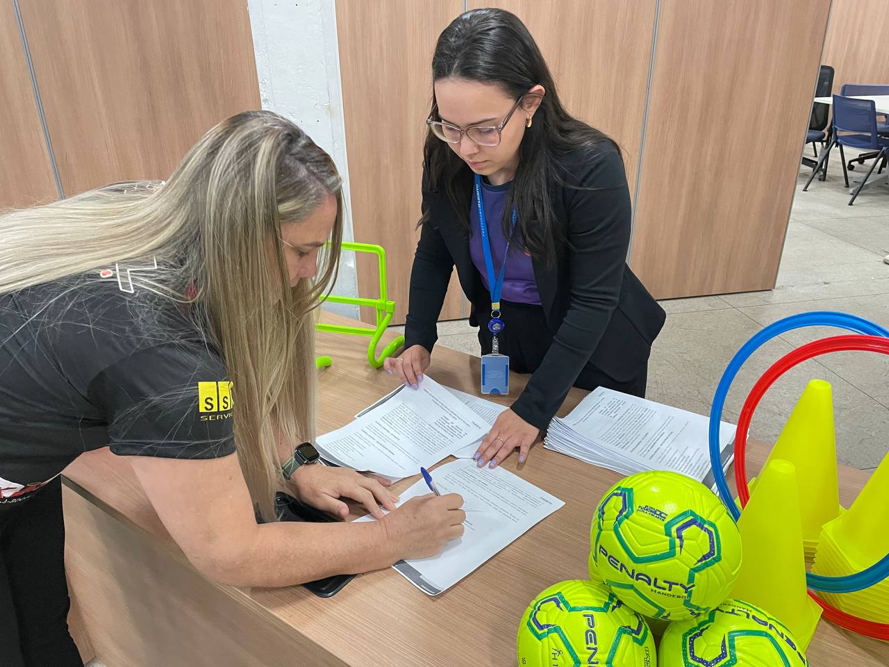 Prefeitura de Itabirito entrega materiais esportivos a 26 projetos sociais da cidade