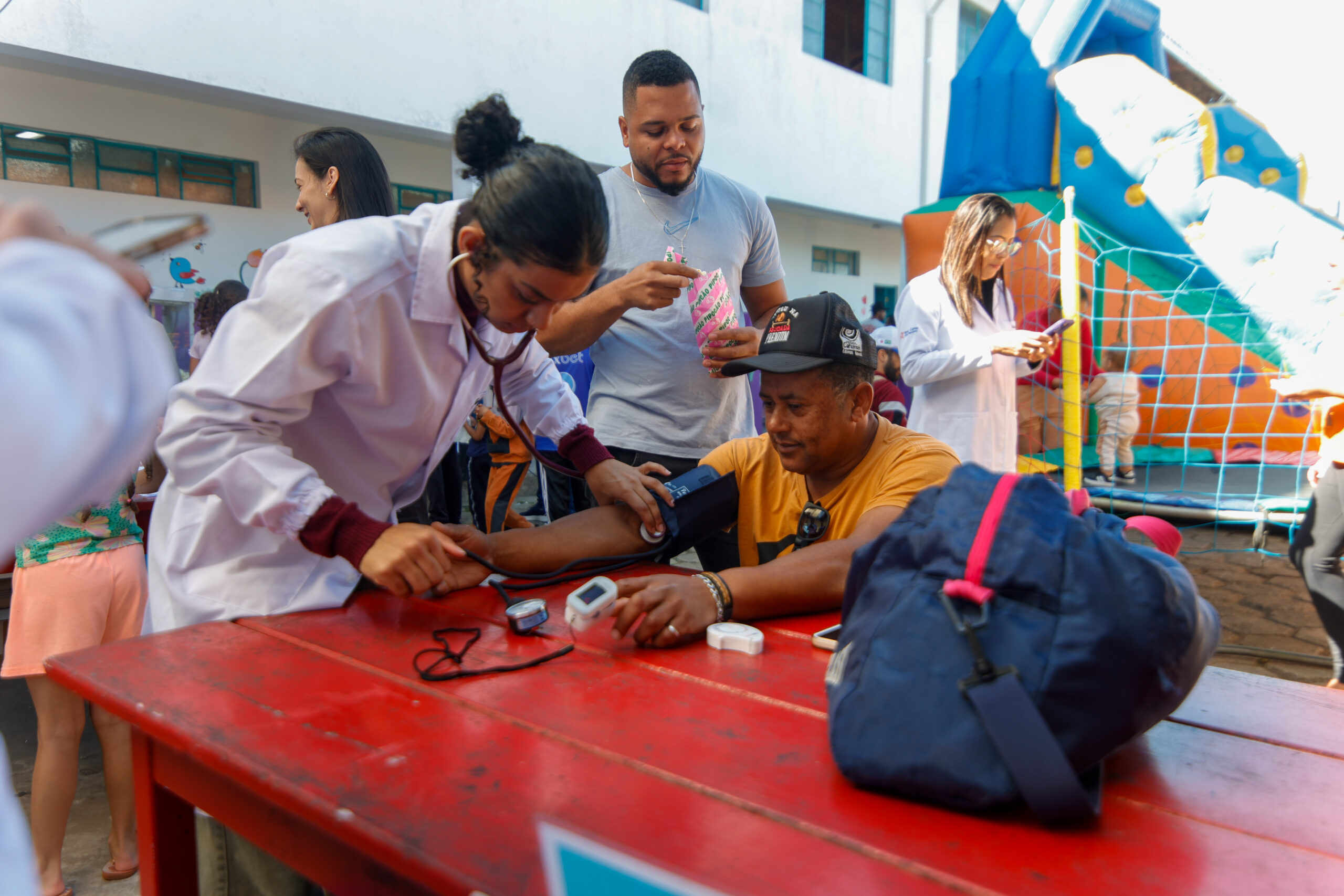 Mais de 600 atendimentos gratuitos realizados na Câmara Itinerante em Lavras Novas