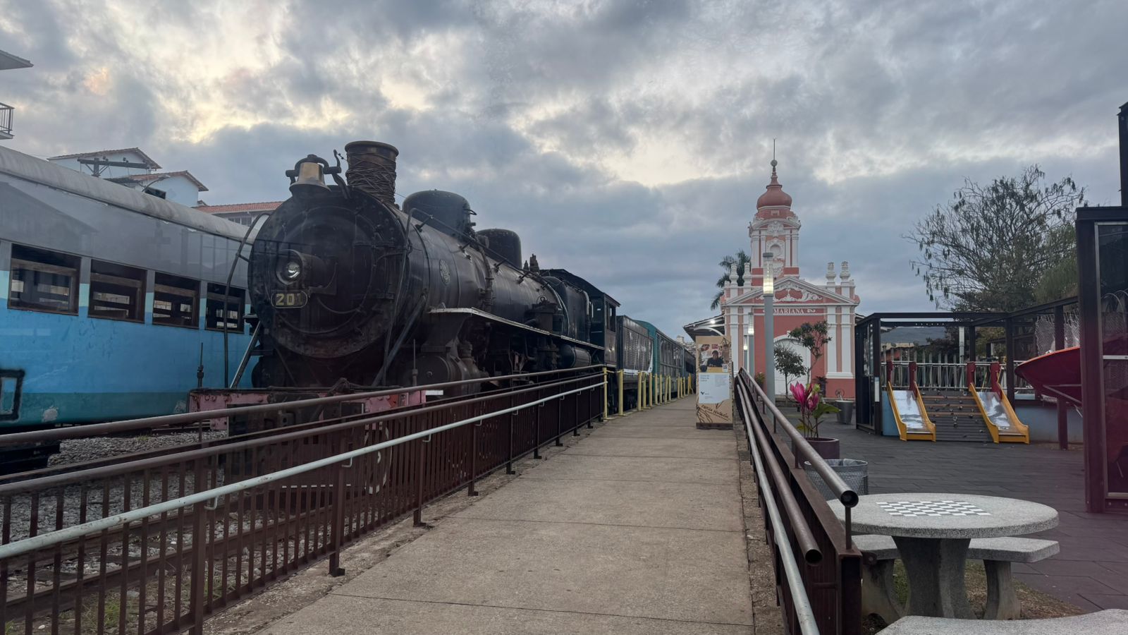 Trem turístico entre Ouro Preto e Mariana, em Minas Gerais, completa 5 anos de desativação
