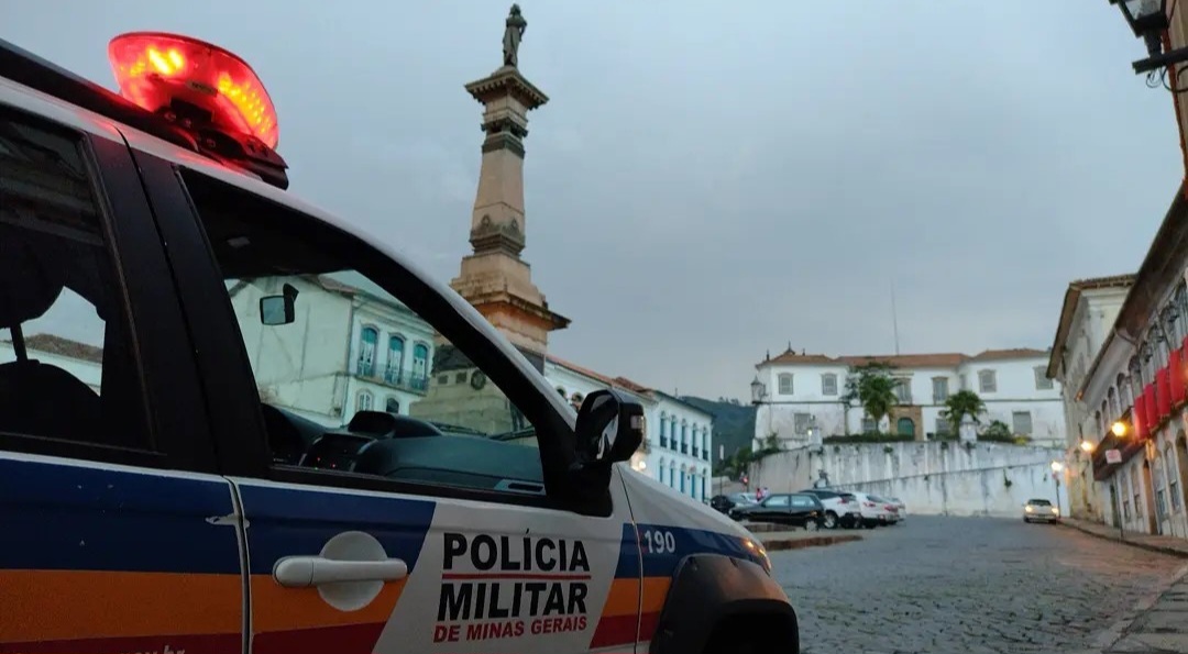 Homens fingem ser funcionários da Cemig, invadem e roubam casa em Ouro Preto