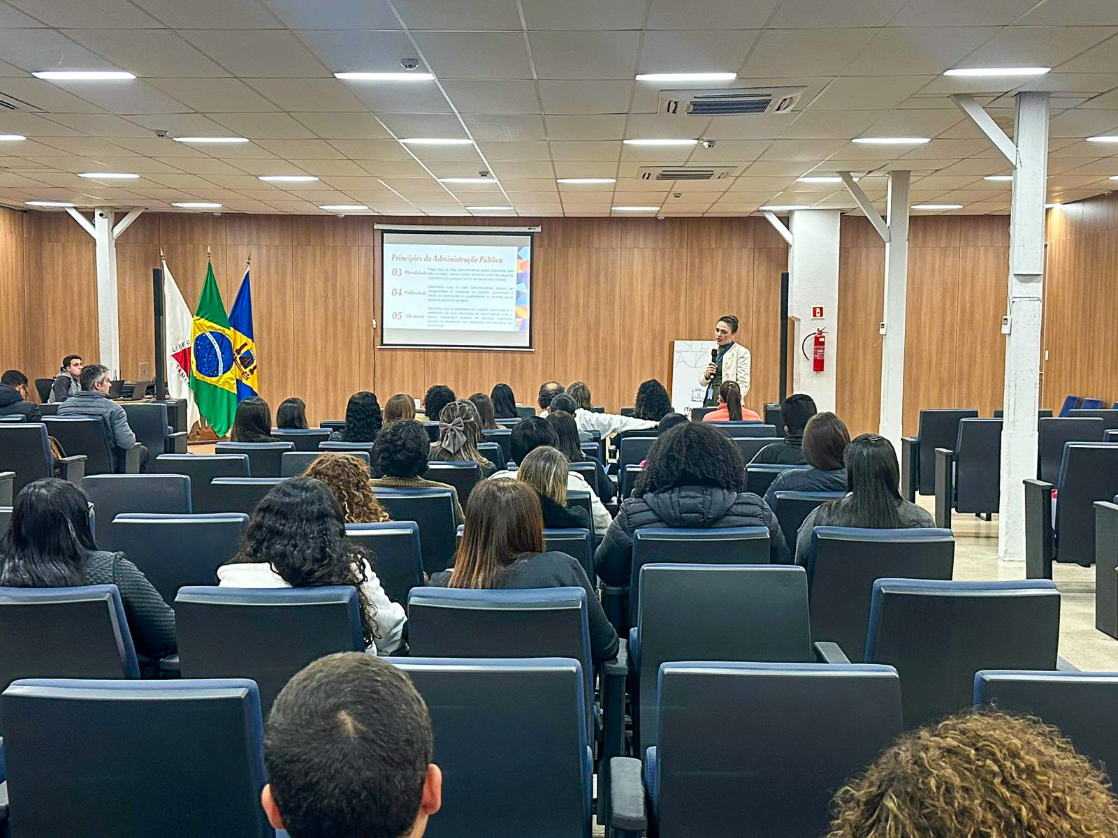Prefeitura de Itabirito empossa 59 novos servidores aprovados em concurso público