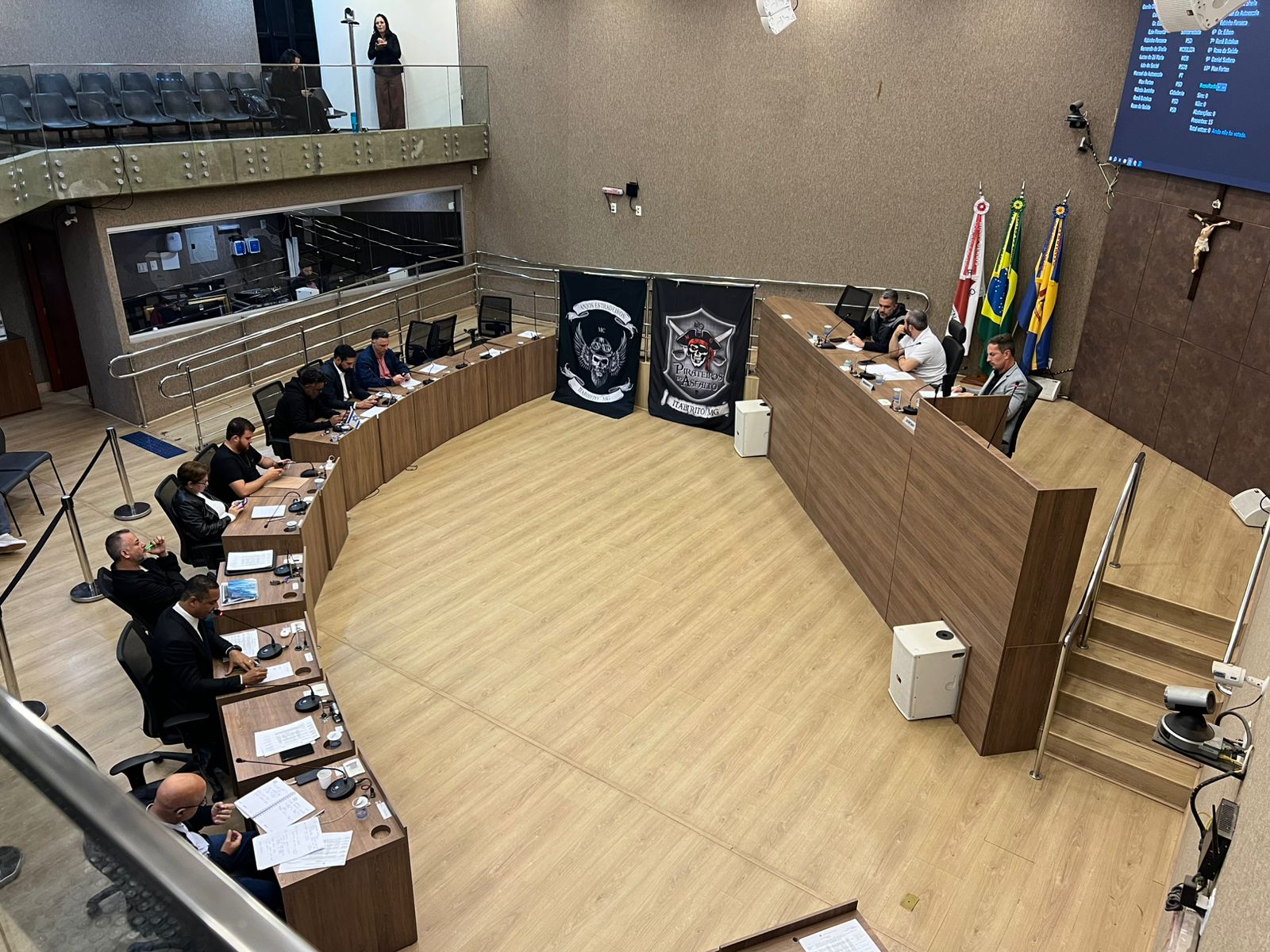 Reunião da Câmara de Itabirito debate decreto de contenção e aumento nas contas de luz