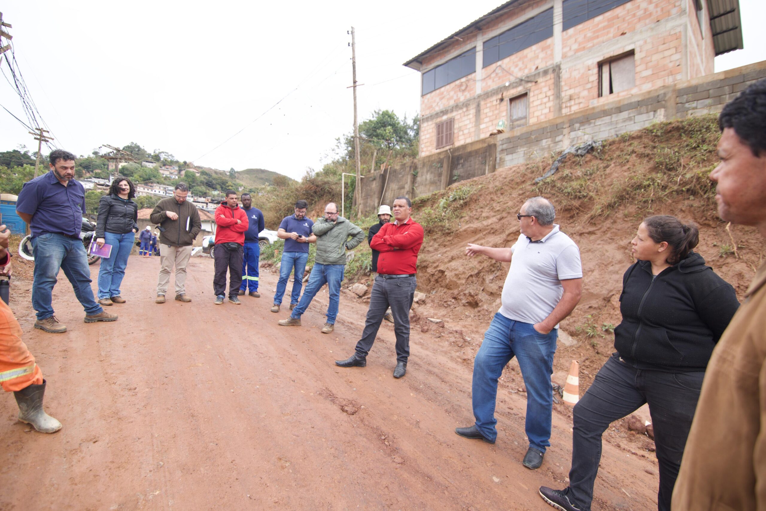 Câmara de Ouro Preto fiscaliza obras na Reurb Jardim Esperança