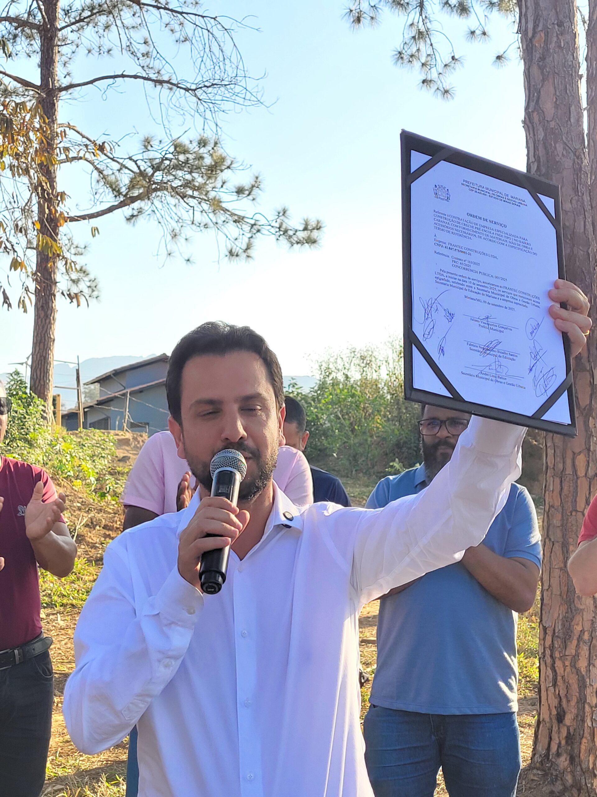 Construção de Centro Municipal de Educação Infantil no bairro Cabanas, em Mariana, recebe ordem de serviço