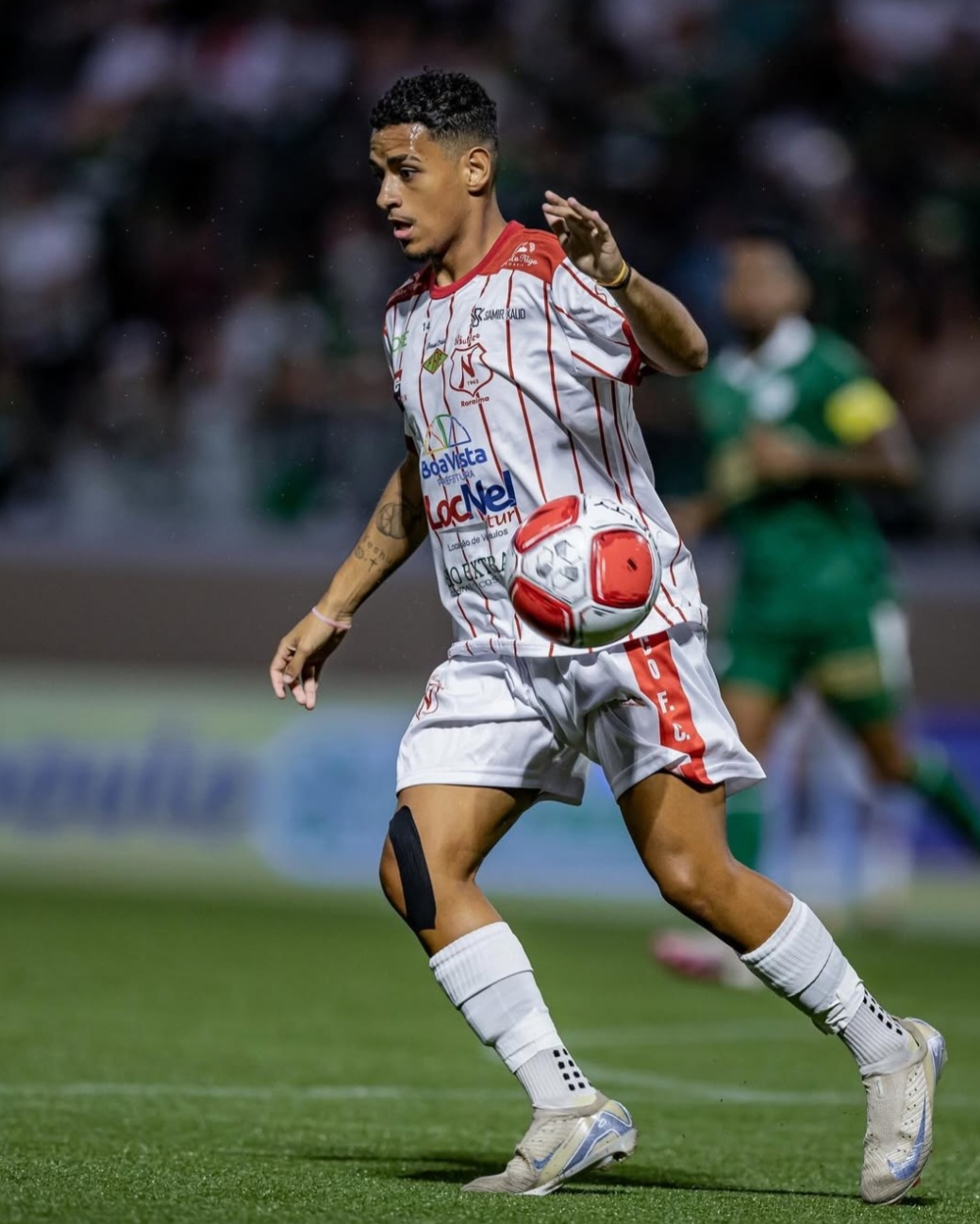 Jogador de futebol morre em acidente de moto em Ouro Preto