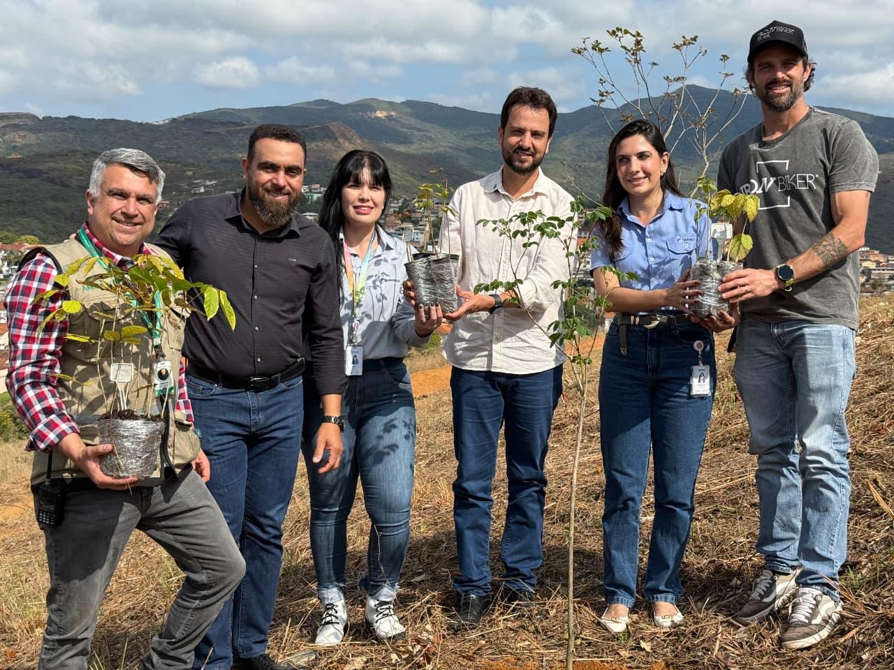 Iron Biker Brasil planta 1.600 mudas nativas e reforça legado ambiental em Mariana