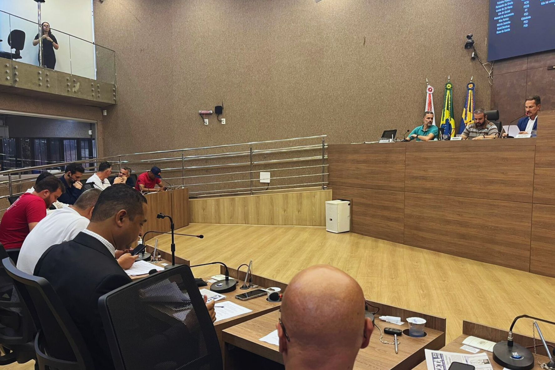 Câmara de Itabirito vota 12 projetos em Redação Final e recebe novas propostas durante a última reunião