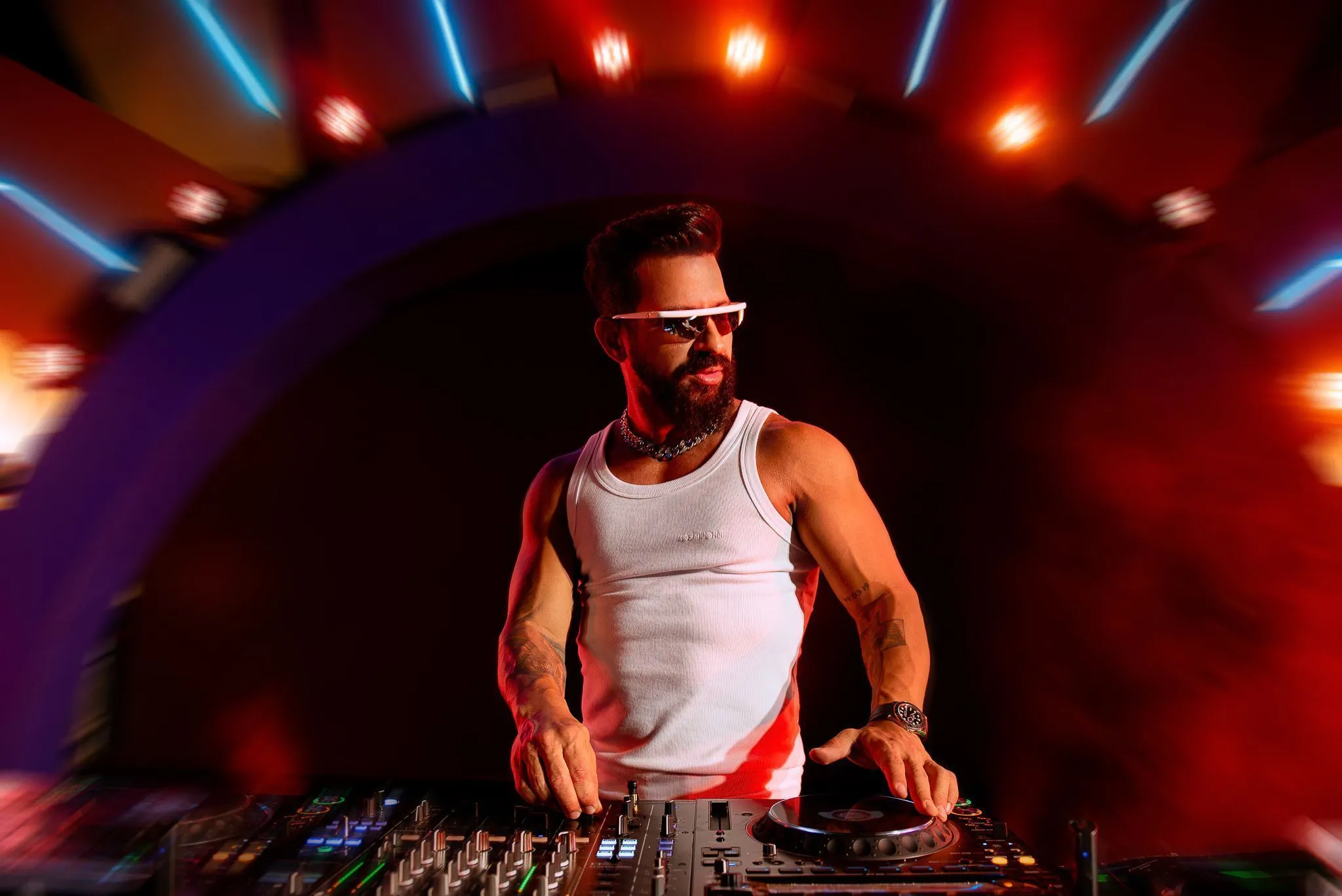 Carnaval de Ouro Preto 2026: Bloco do Caixão anuncia retorno de Dennis DJ à maior folia universitária do Brasil