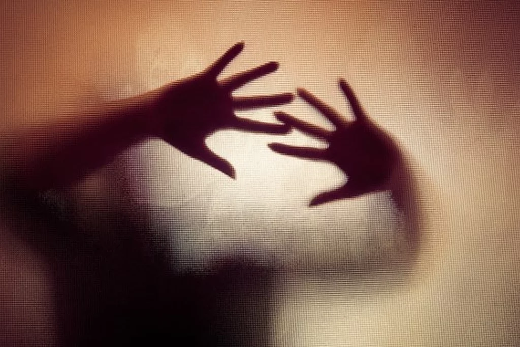 Mulher denuncia estupro após marcar encontro com homem por aplicativo de relacionamento em Ouro Preto