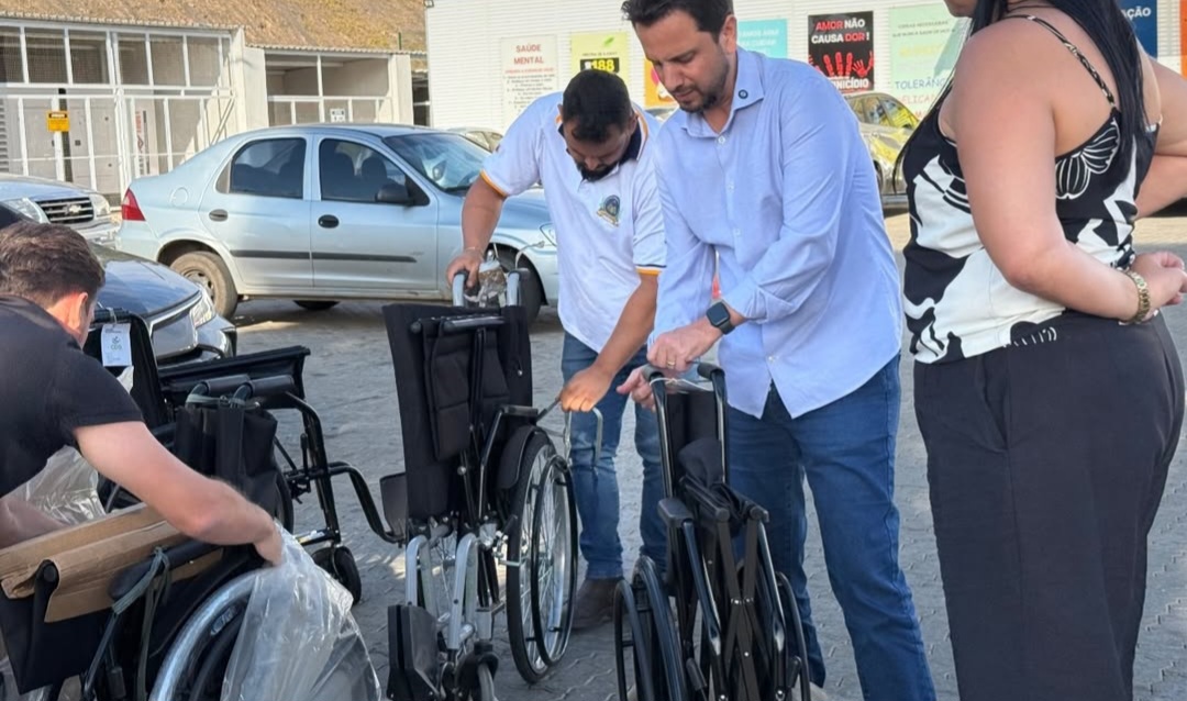 UPA de Mariana recebe doação de 8 novas cadeiras de rodas