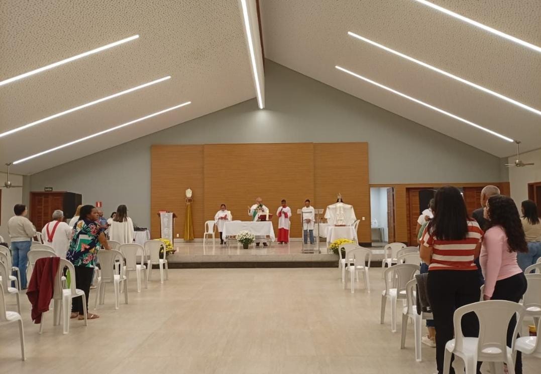 Novo Bento Rodrigues e Paracatu celebram fé e retomada da vida comunitária