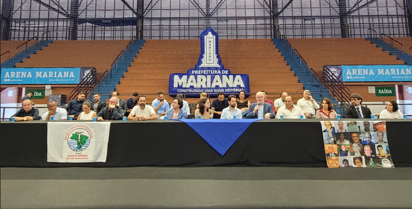 Caso Mariana na Inglaterra: Encontro promovido pela Prefeitura e escritório inglês reúne centenas de atingidos para definir próximos passos