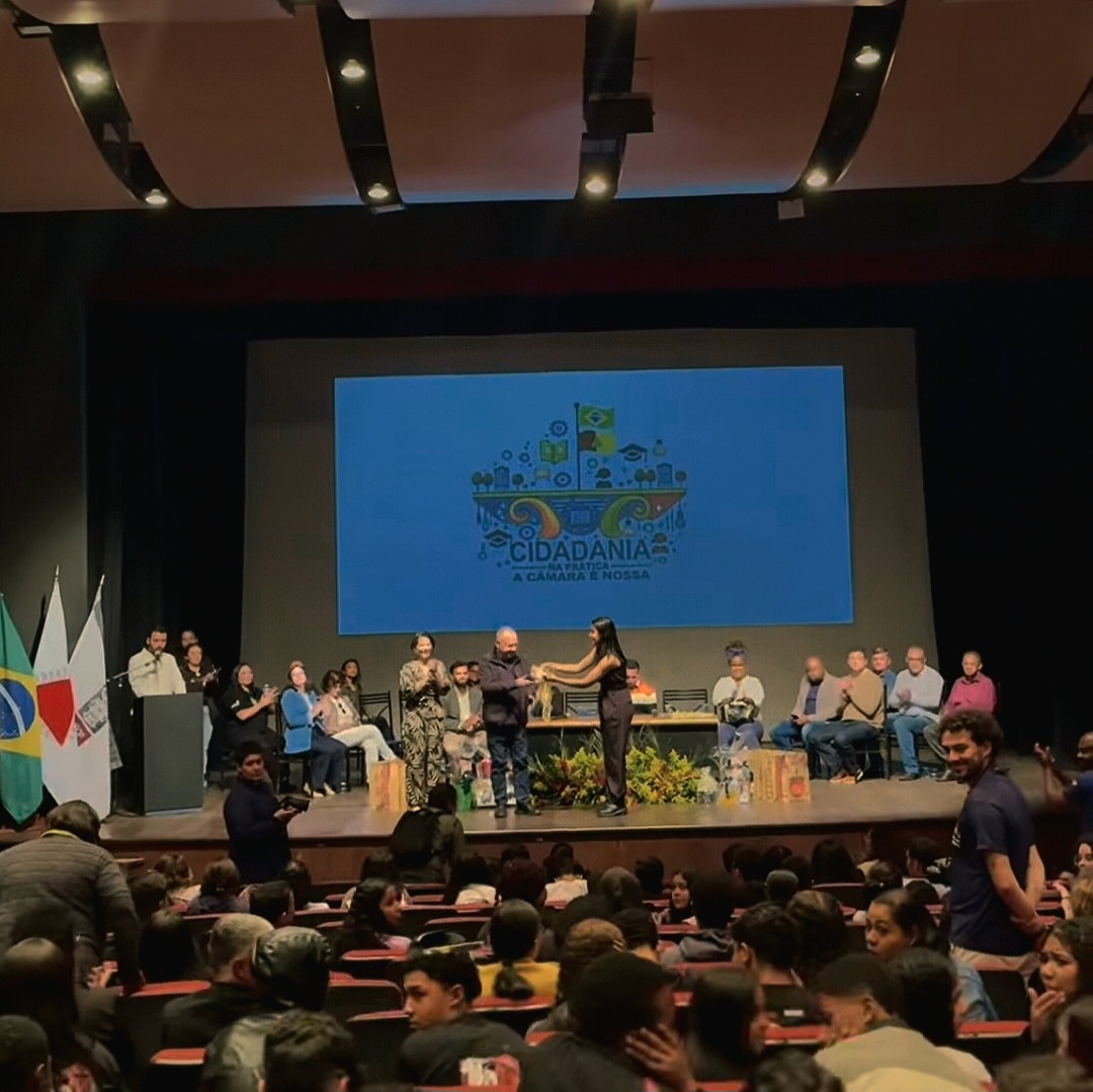 Alunos de Ouro Preto participam da cerimônia de encerramento da primeira edição do projeto “Cidadania na Prática: A Câmara é Nossa”