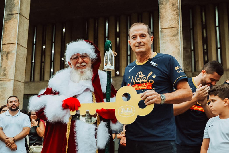 Natal Iluminado cortejo natalino e apresentações culturais marcam abertura da programação em Itabirito