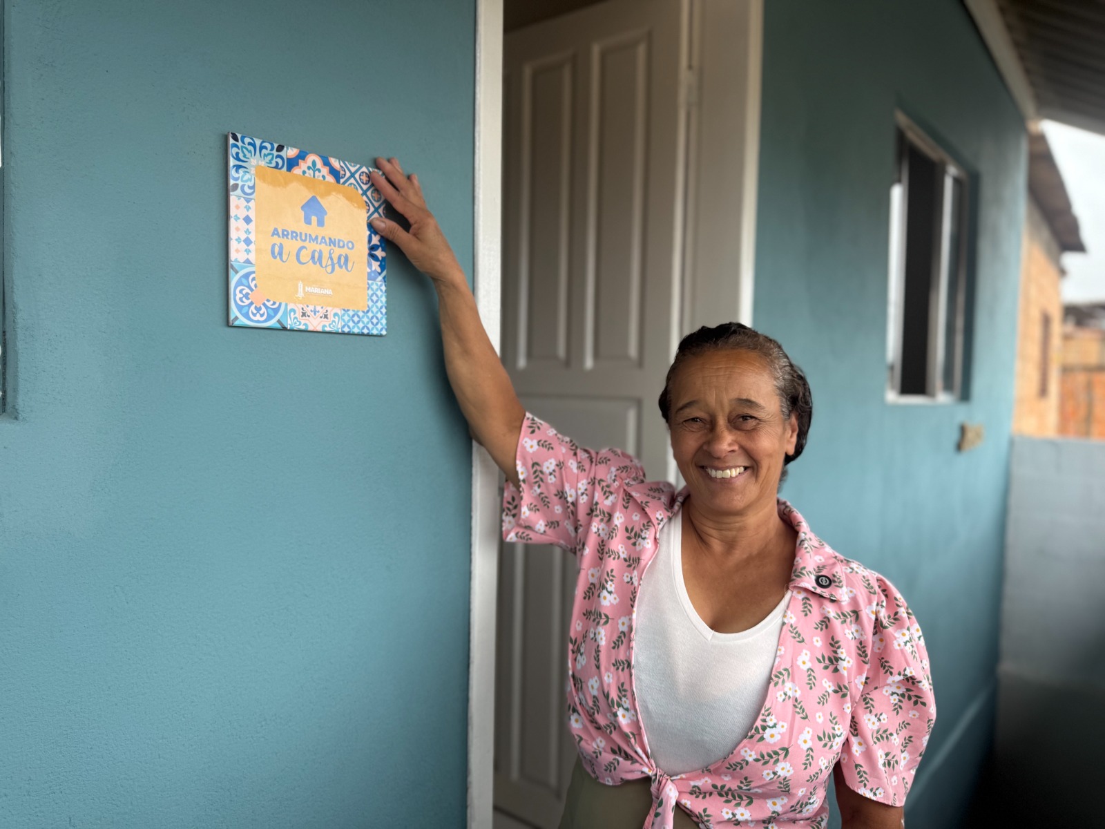 Programa Arrumando a Casa garante dignidade e segurança à última beneficiada do ano em Mariana