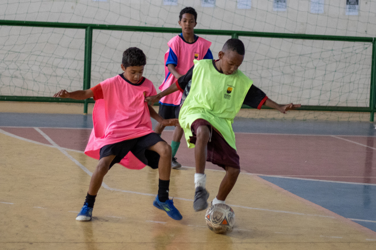 Prefeitura de Ouro Preto oferece aulas gratuitas de futebol e futsal para a comunidade