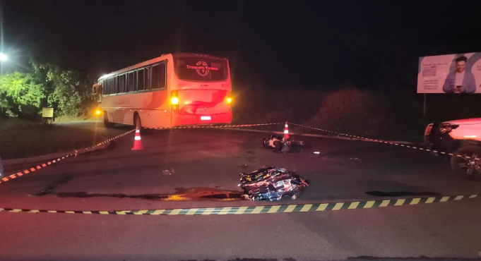 Motociclista morre em acidente com ônibus de transporte público na MG-262, em Mariana