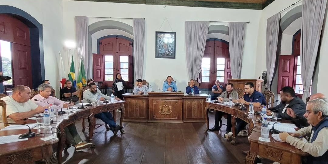 Mariana discute auxílio emergencial para vítimas afetadas pelas chuvas e alagamentos na cidade