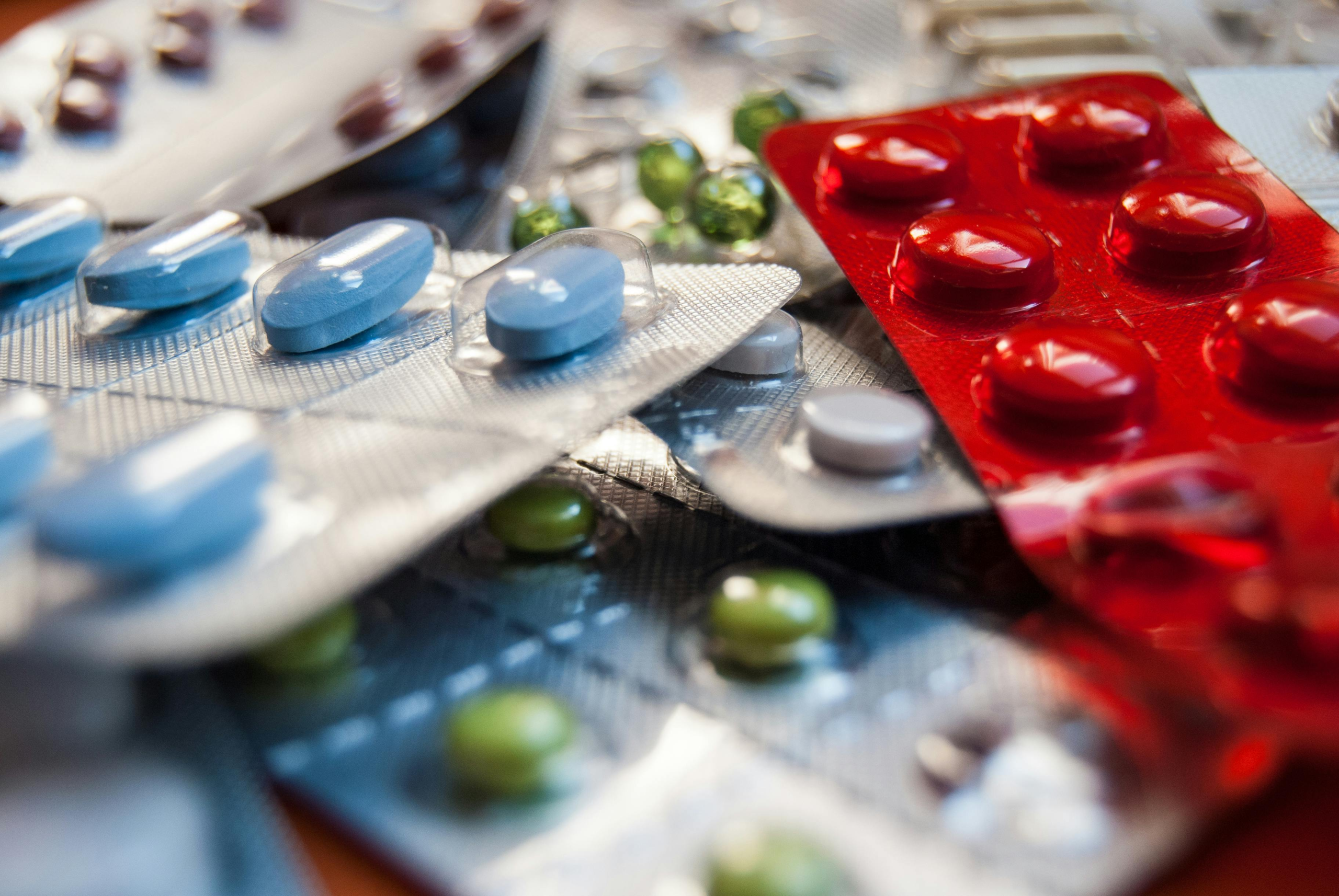 Kit república: uso indevido e distribuição indiscriminada de medicamentos acende alerta à saúde de estudantes em Ouro Preto; especialistas citam riscos