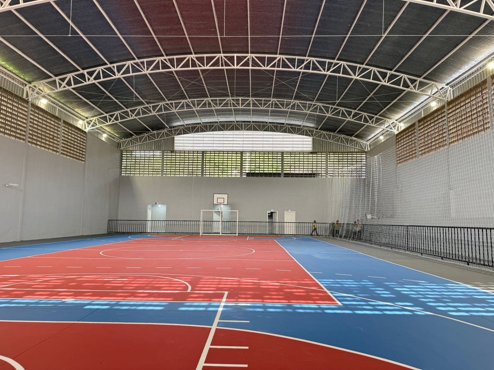 Prefeitura de Mariana entrega Ginásio Poliesportivo Oscar Madalena em Santa Rita Durão após reforma