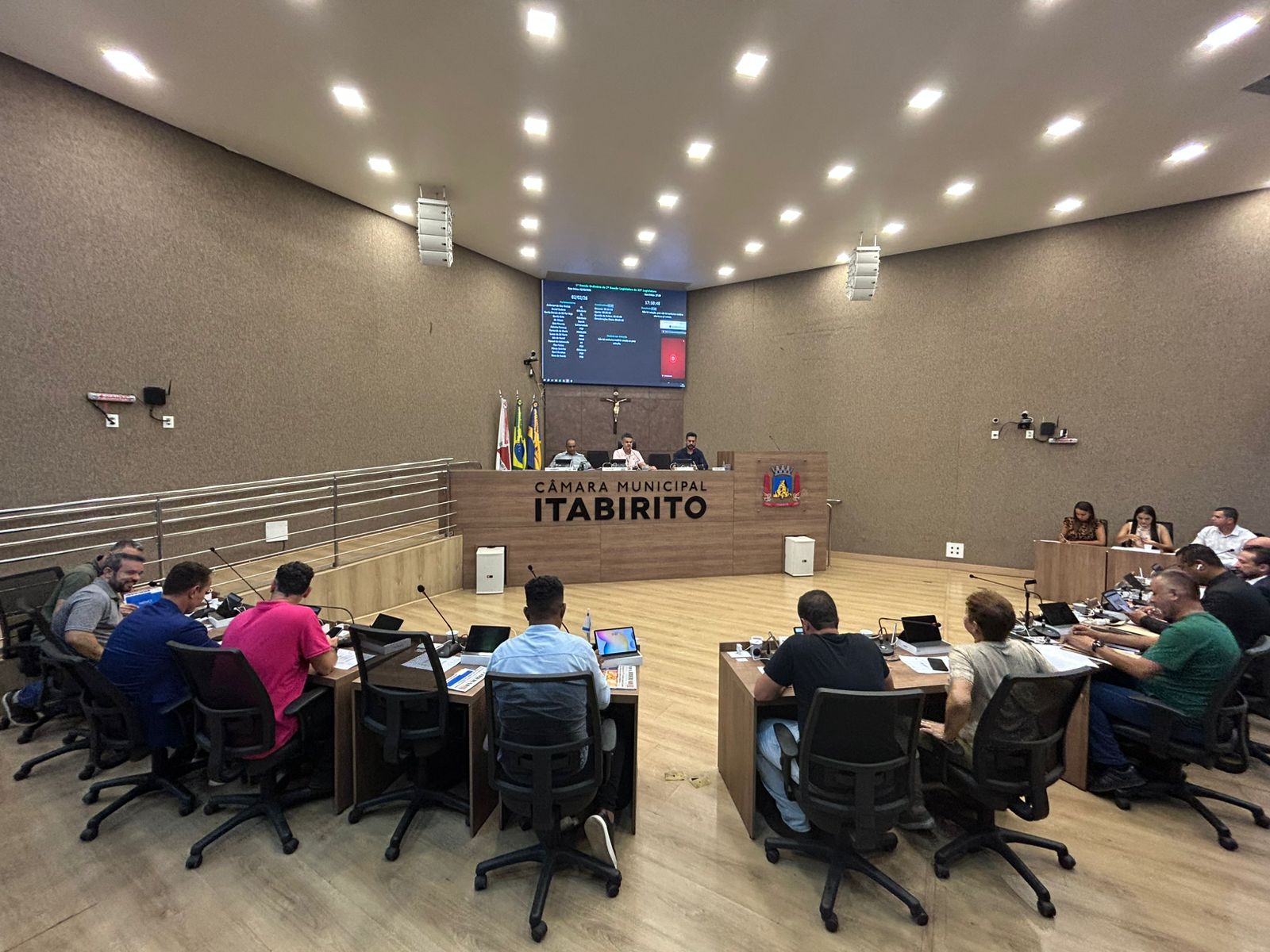 Câmara de Itabirito retoma atividades em 2026 com presença popular e cobranças na tribuna livre