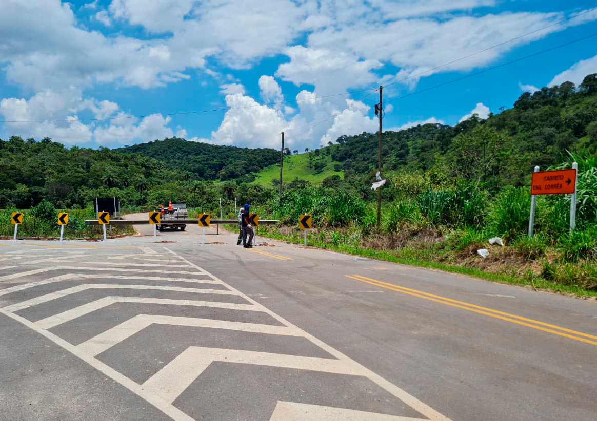 DER-MG inicia obras em ponte da MG-030 entre Itabirito e São Gonçalo do Bação