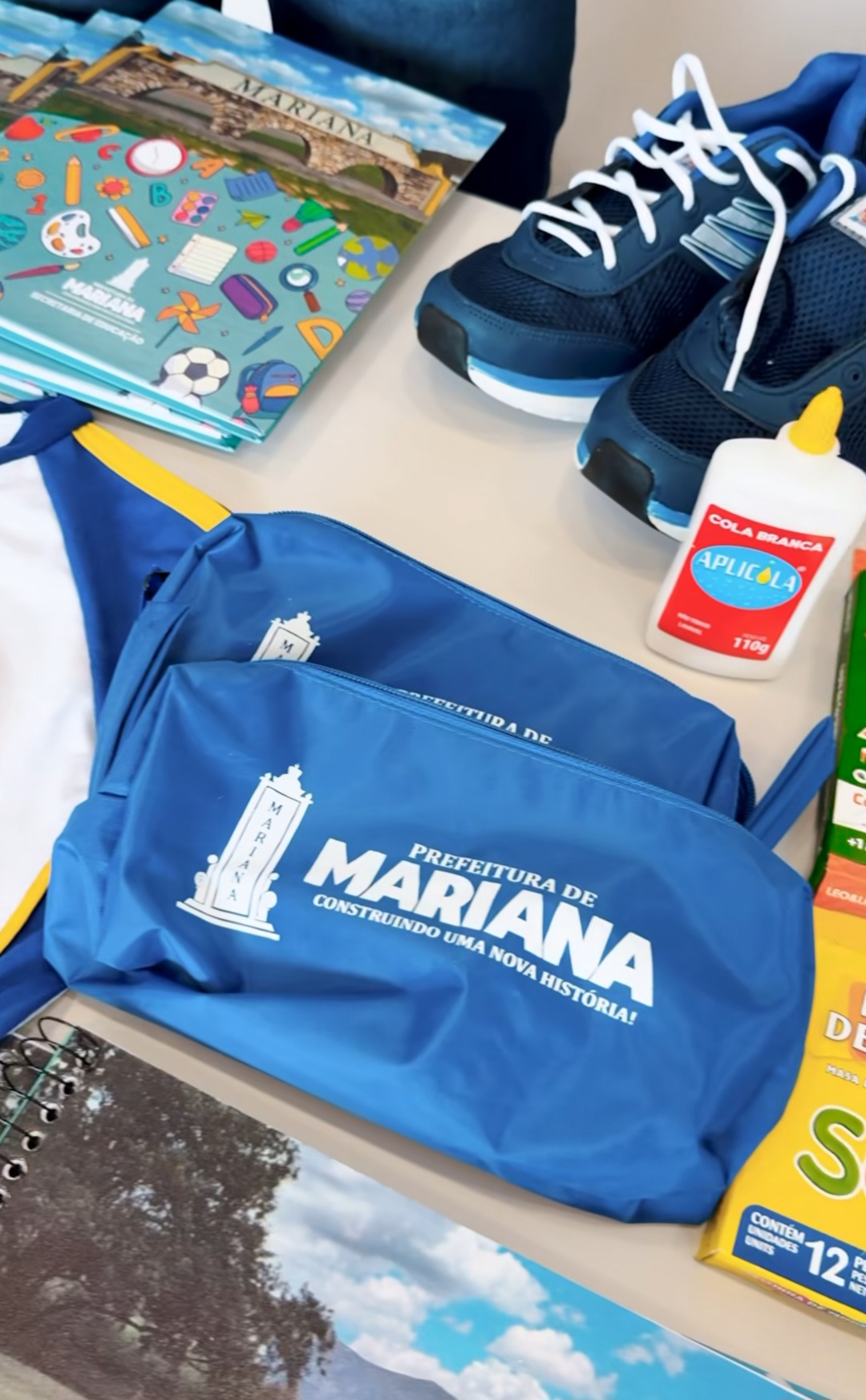 Kits escolares gratuitos em Mariana: Educação distribui mais de 8 mil kits aos alunos da rede municipal de ensino