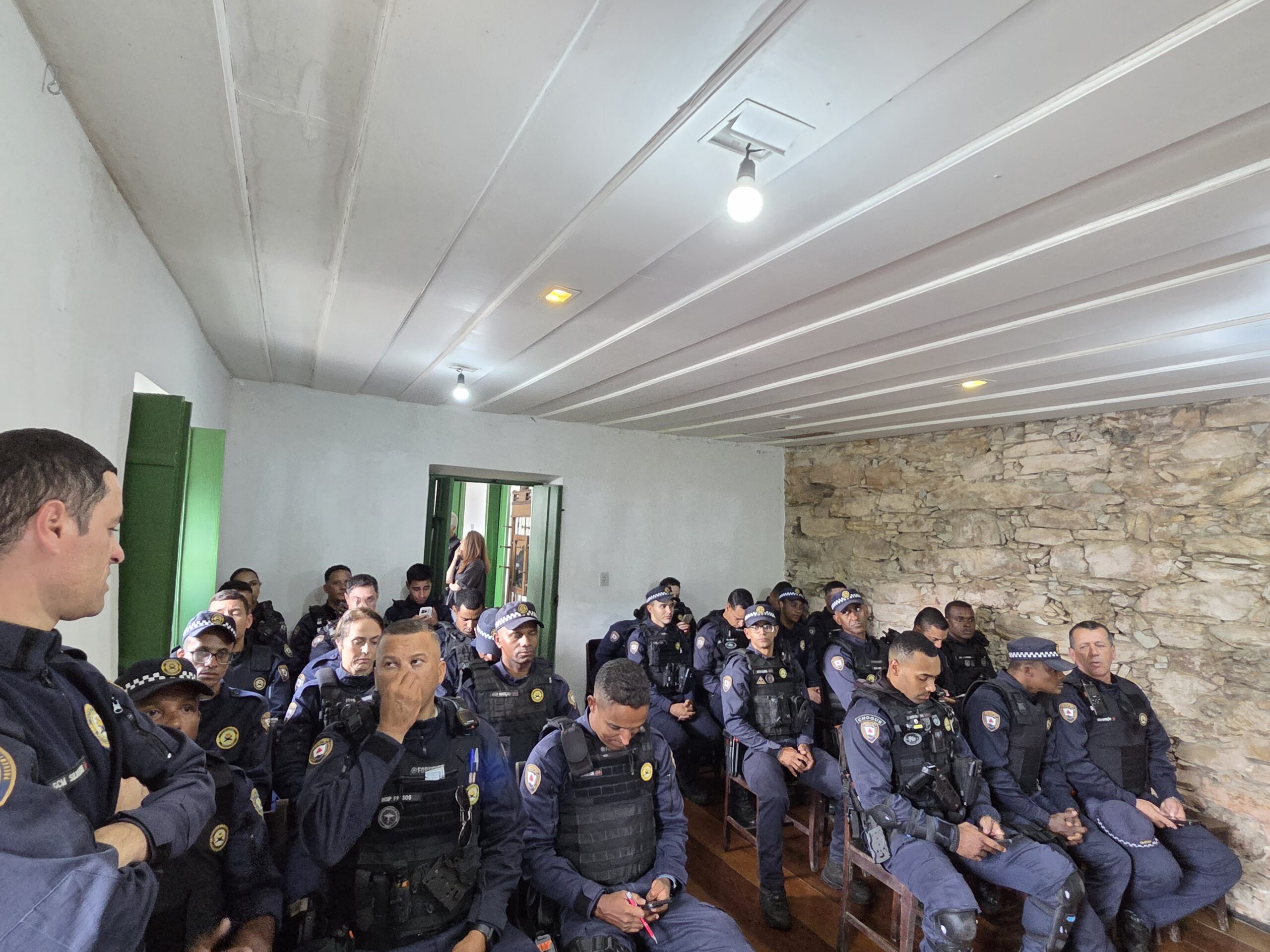 Prefeitura de Ouro Preto assina leis de valorização da Guarda Civil Municipal