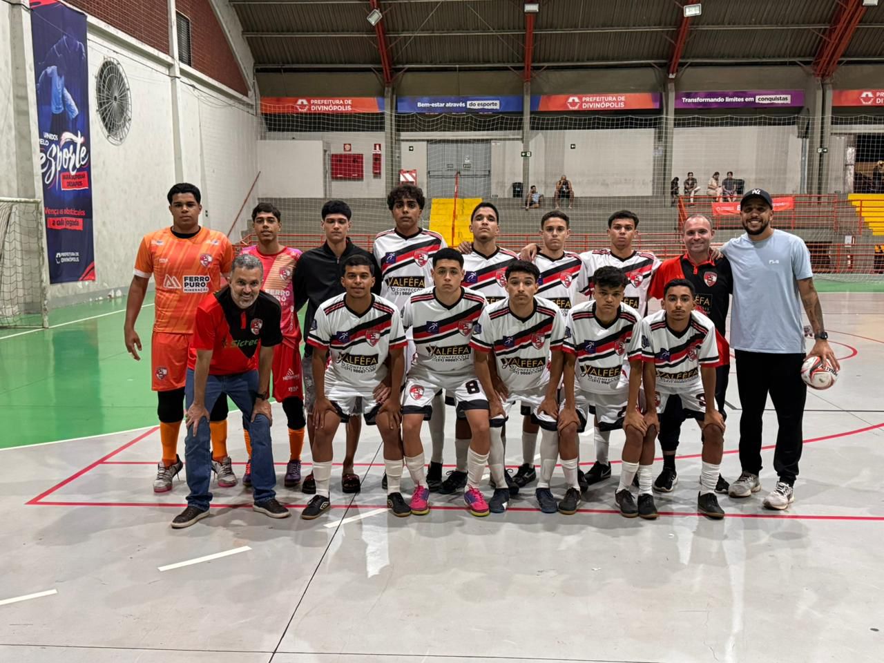 Ferroviário Pró Esporte estreia com vitória no Campeonato Metropolitano Sub-17 de Futsal