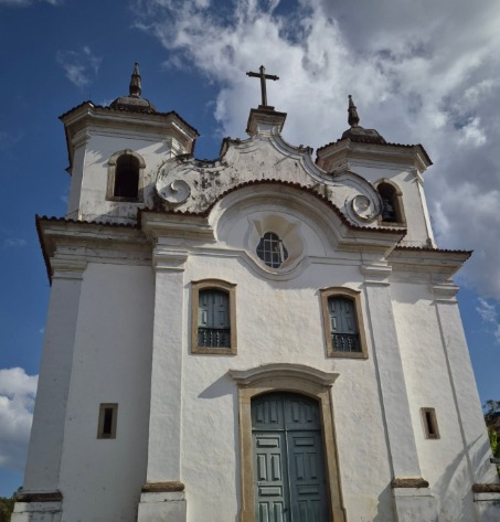 Distritos e centro histórico de Mariana recebem ações de preservação; investimento supera R$ 2 milhões