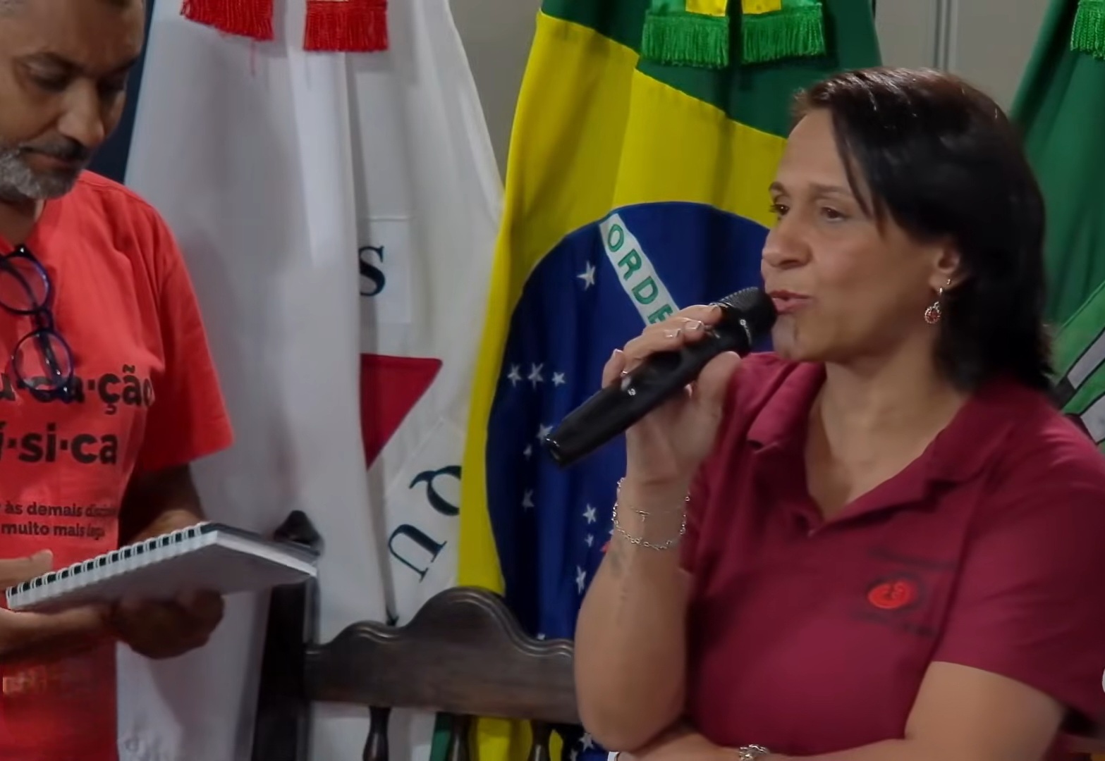 Servidores da educação cobram vantagens e direitos em Mariana