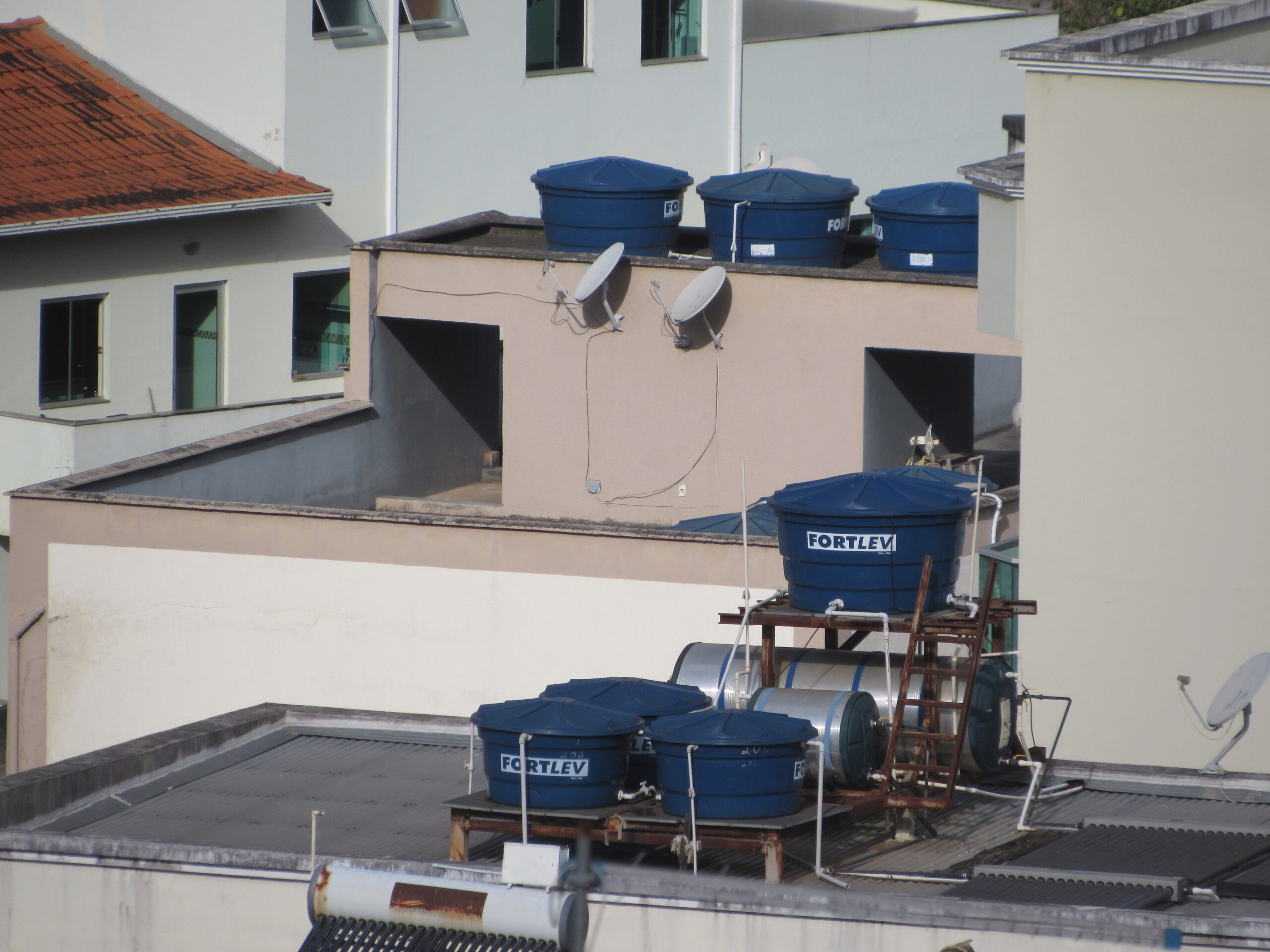 Caixa d’água garante abastecimento dos imóveis