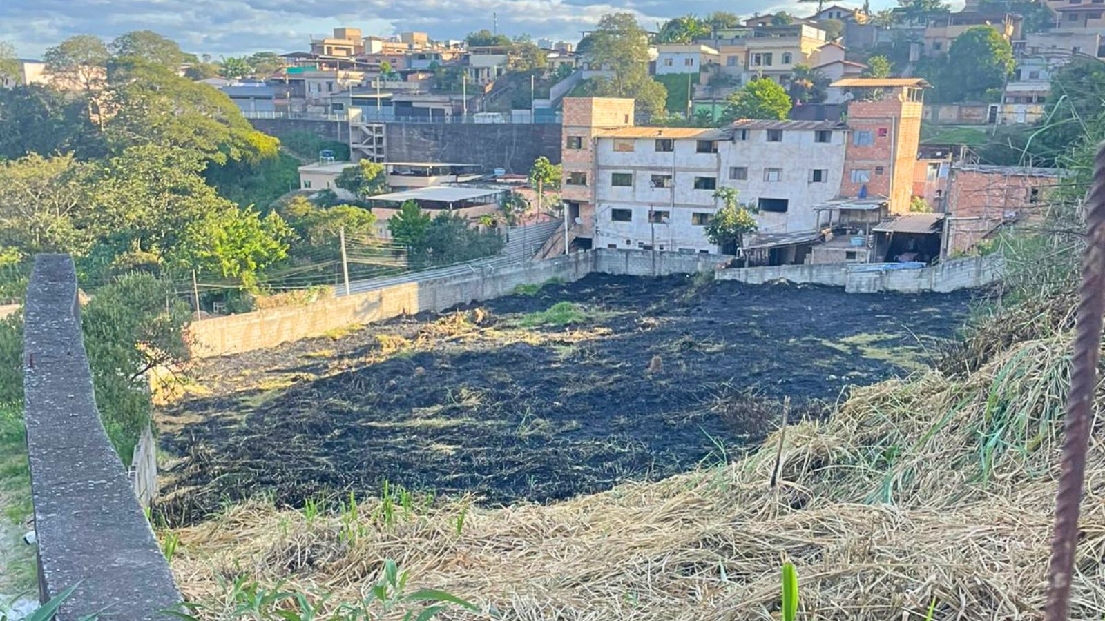 Homem é preso por crime ambiental após provocar incêndio em terreno particular em Itabirito