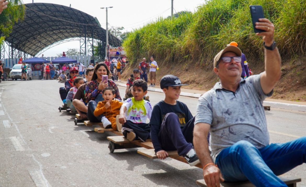 Festival de Carrinho de Rolimã reúne famílias e entusiastas da modalidade em Itabirito