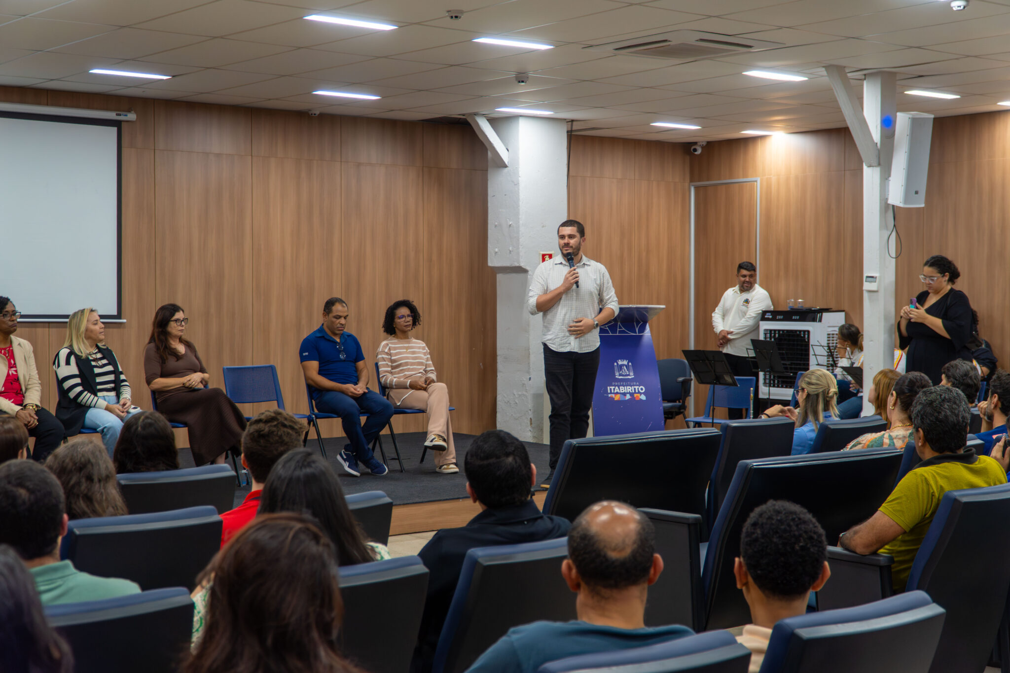 Olimpíada Brasileira de Matemática: Prefeitura de Itabirito realiza cerimônia de premiação de alunos medalhistas