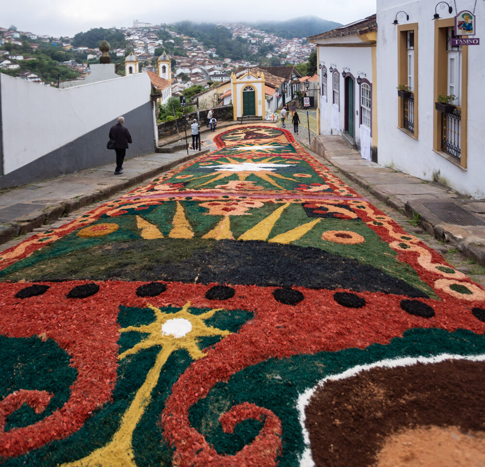 Fé, tradição e arte: Ouro Preto transforma-se em uma tela de devoção no Corpus Christi