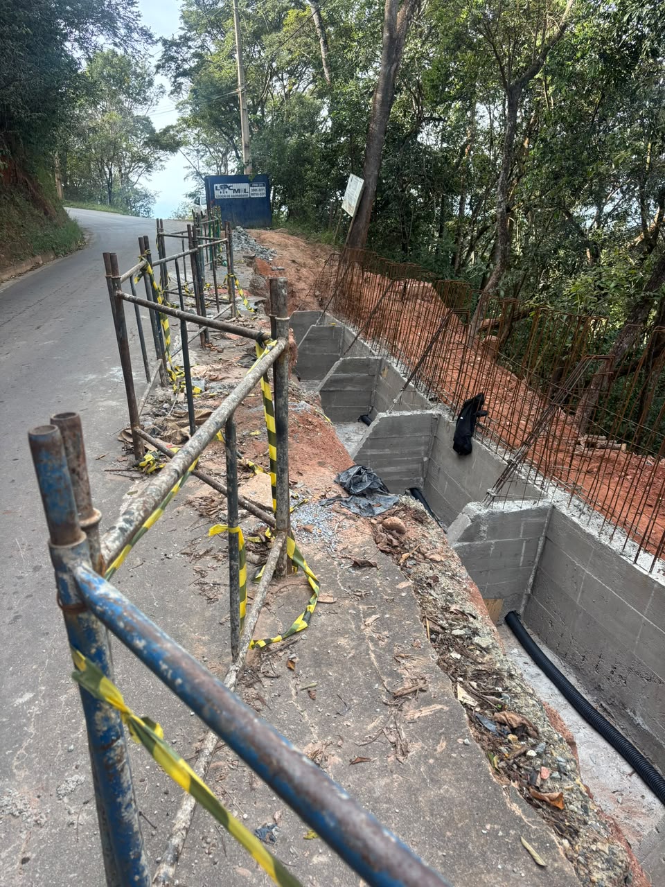 Obra de contenção avança no Riacho e prepara nova estrutura de segurança na Avenida Joaquim Dias Toledo