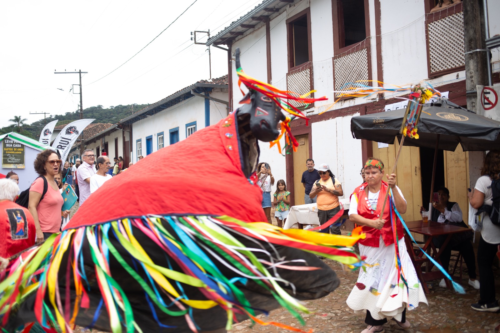Feira gastronômica e Festa Junina reúnem música, doces e tradição em São Bartolomeu, em Ouro Preto