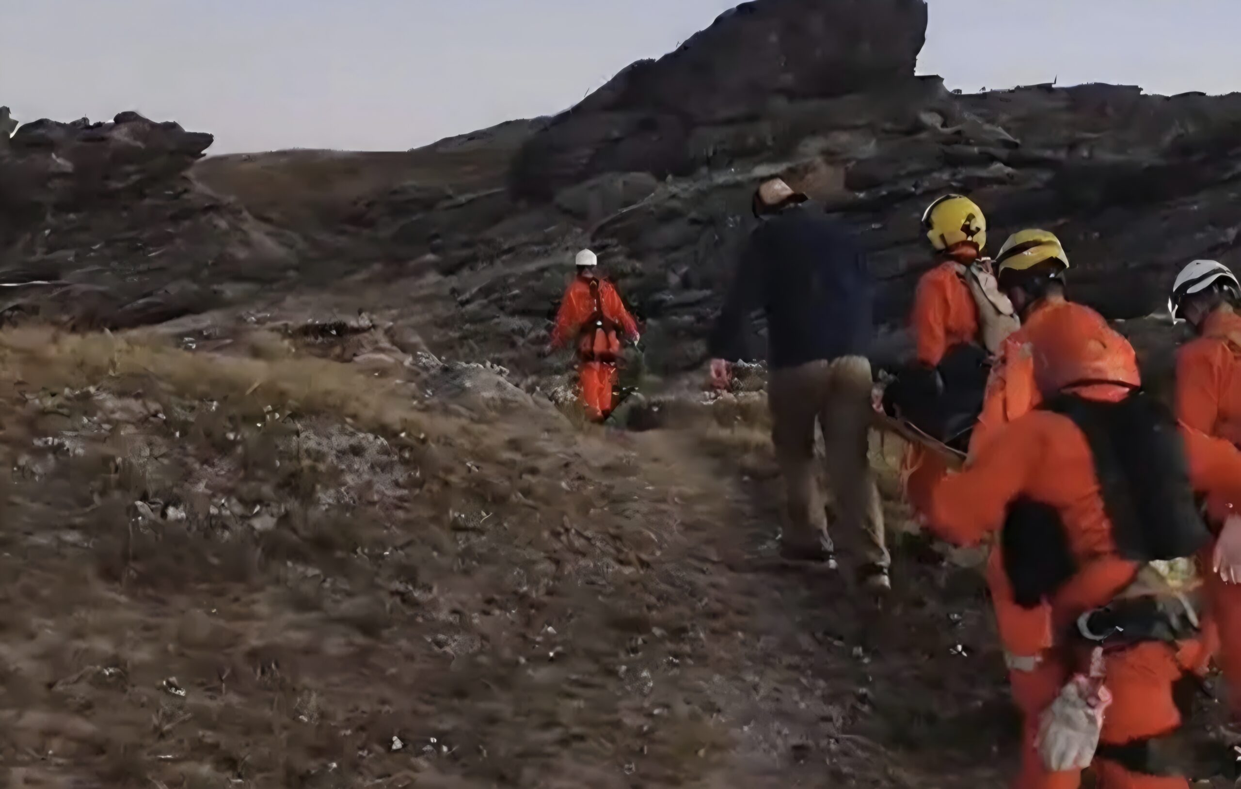 Mulher cai durante trilha no Pico do Itacolomi e é resgatada de helicóptero