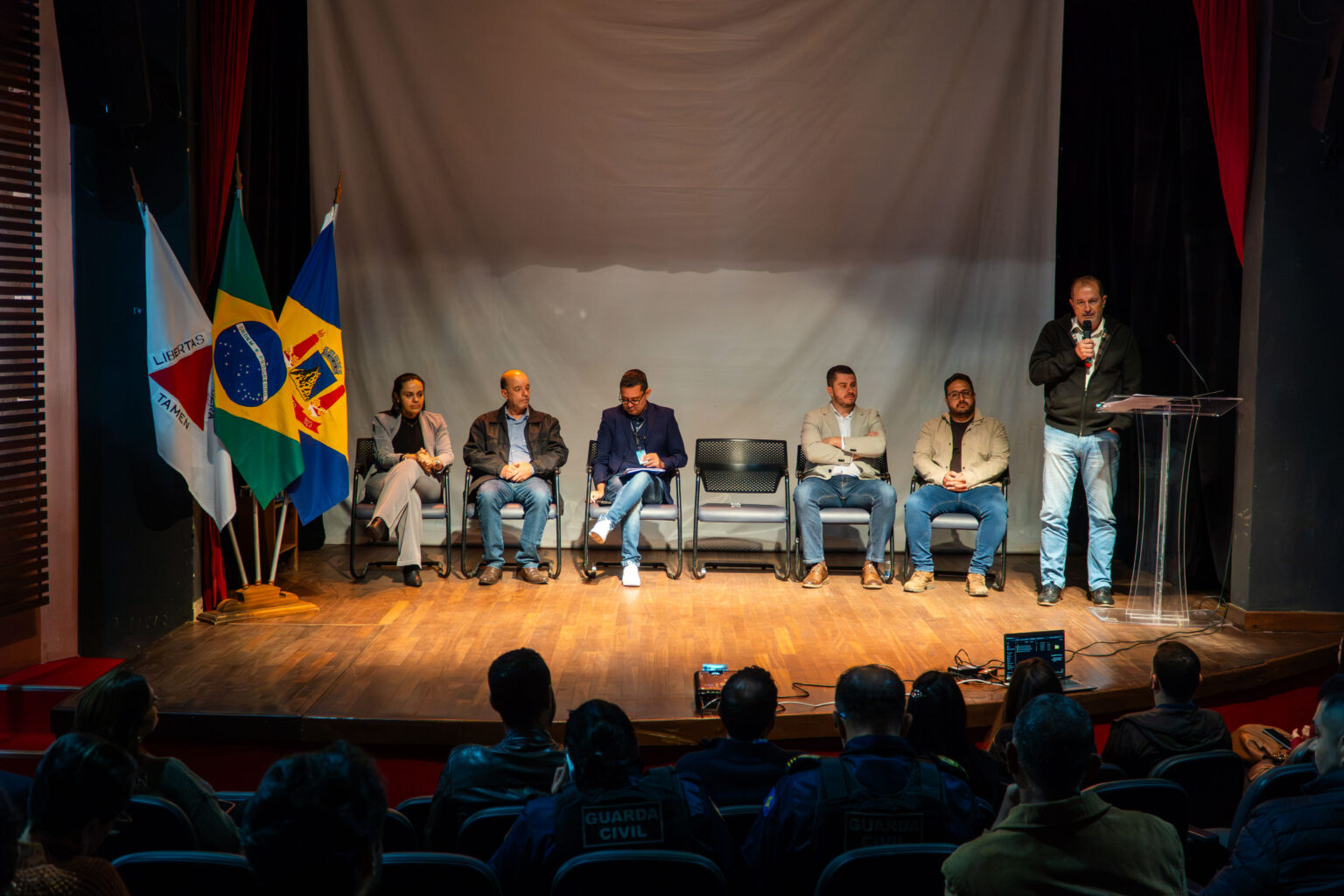 Itabirito apresenta projeto de PPP para melhorar iluminação pública e gestão urbana