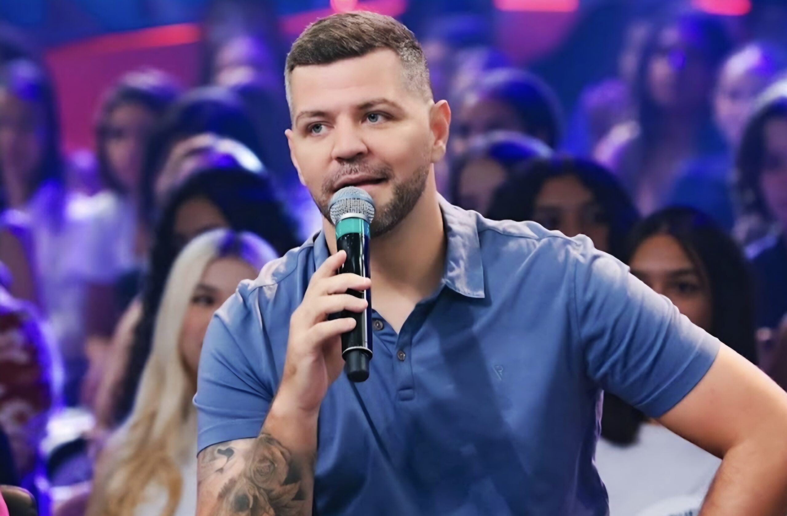 Humorista Victor Sarro apresenta novo show em Mariana neste fim de semana